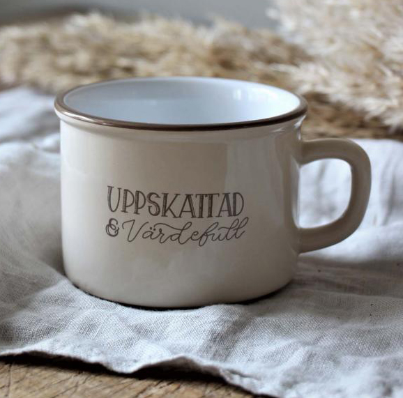 Mugg Uppskattad och Värdefull från Majas lyktor säljs till förmån för Barncancerfonden