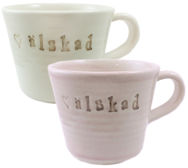 Mugg Älskad - Puss Puss Company (Rosa) • Pryloteket