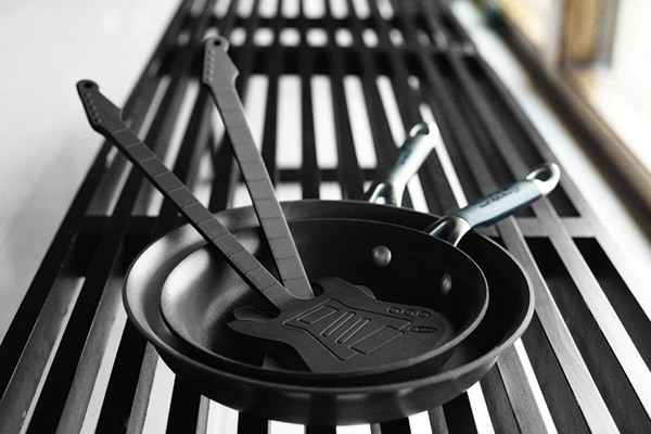 Kylskåpspoesi Stekspade Gitarr