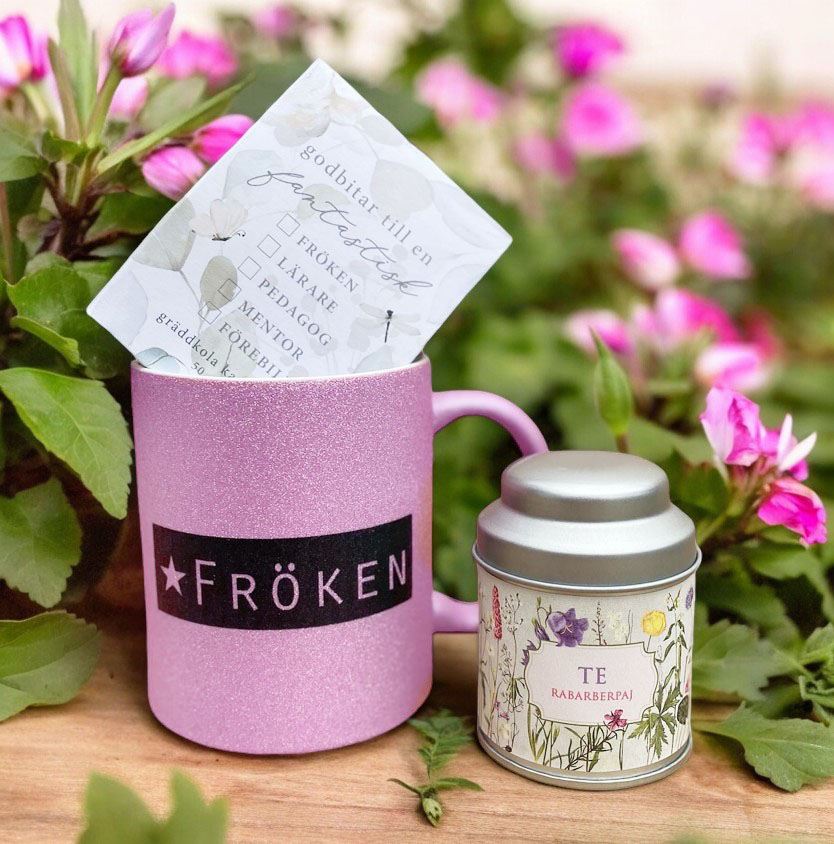 Presentset Fröken, rosa mugg, te, karameller