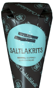 Salt lakritstryffel doppad i ljus choklad, chokladpraliner frn re Chokladfabrik