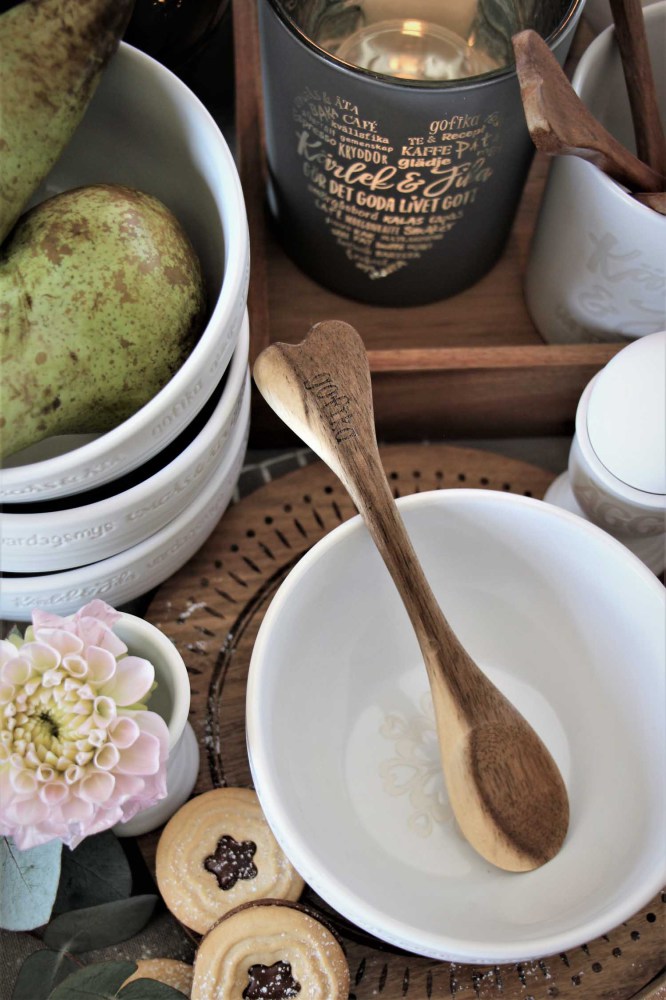 Skål Kärlek & Fika från Majas lyktor säljs till förmån för Barncancerfonden