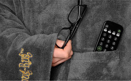 Snug Rug Deluxe är en mysig och praktisk filt med ärmar