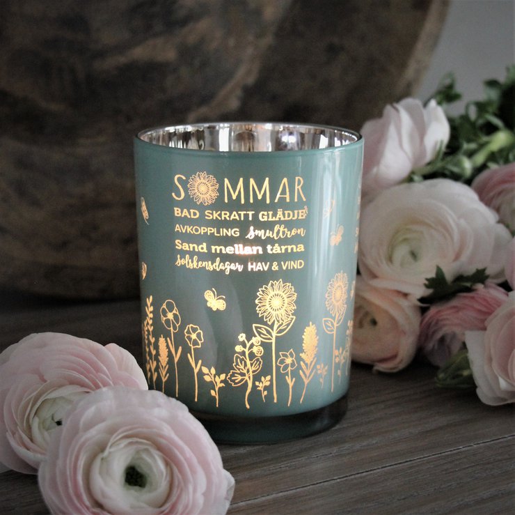 Ljuslykta Sommar Aqua/Rosa från Majas lyktor säljs till förmån för Barncancerfonden
