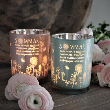 Ljuslykta Sommar Aqua/Rosa från Majas lyktor säljs till förmån för Barncancerfonden